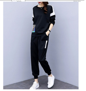 Ensemble de survêtement 2 pièces pour femme, noir uni, léger, sweat-shirt à manches longues et col rond, poches latérales, pantalon de jogging à taille élastique, décontracté - Product Image 1