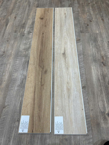 (NUEVO) Vfloor - Suelo SPC de núcleo rígido con acabado de madera gris claro moderno, resistente al agua y a los arañazos, Valinge 5G Pro, tablones de vinilo, baldosas IXPE - Product Image 4