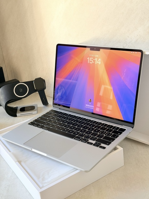 Mabook Pro 2025 13.3-Inch I7 M4 16GB RAM 512GB SSD Second Hand Laptop 120Hz 3072x1920 16:10 Display Integrated GPU 11 Hours