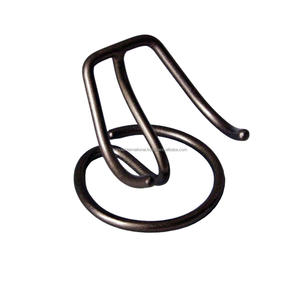 Support de coeur en laiton avec support en métal de haute qualité en gros de couleur noire pour les urnes de crémation de coeur - Product Image 1