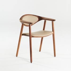 เก้าอี้รับประทานอาหารไม้เนื้อแข็งหุ้มเบาะ ดีไซน์ทันสมัย รูปทรงวงแหวน  ออกแบบตามหลักสรีรศาสตร์ เป็นมิตรกับสิ่งแวดล้อม ระดับไฮเอนด์ เหมาะสำหรับงานตกแต่งภายใน - Product Image 4