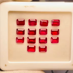 Rubis naturels chauffés et traités, lot de 46,14 carats, qualité AAA, avec un lustre superbe et une belle couleur, coupe et polissage parfaits. - Product Image 2