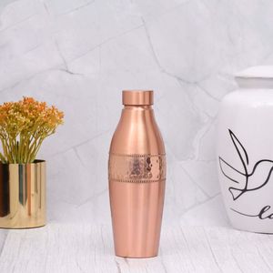 Bouteille d'eau en cuivre avec couvercle, finition martelée, design minimaliste portable, style américain, pour les voyages, provenant de l'Uttar Pradesh - Product Image 5