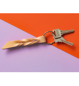 Porte-clés en cuir de qualité supérieure, logo personnalisé gravé, cadeau en cuir pour la famille, organisateur de clés, artisanat - Product Image 1