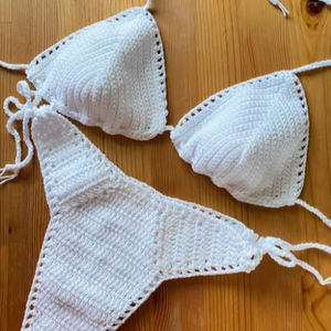Ensemble de bikini au crochet fait main - Maillot de bain en coton blanc - Vêtements de plage - Product Image 1