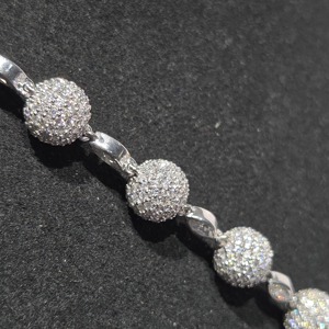 SARVA Collar con Colgante de Cruz de Moissanita con Engaste de Canal en Plata de Ley 925 Rodiada, Cadena Cristiana de Lujo, Esmeralda Ovalada - Product Image 5