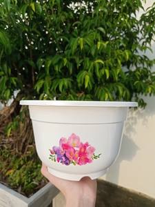 Un pot, durable et polyvalent, parfait pour les plantes d'intérieur ou d'extérieur, léger et facile à entretenir, idéal pour les fleurs ou plus vertes - Product Image 3