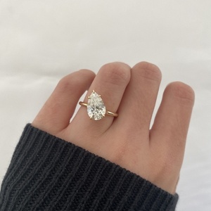 Bague de fiançailles solitaire en diamant poire de 2,82 carats en or jaune 14 carats, certifiée IGI, bague de mariage - Product Image 3