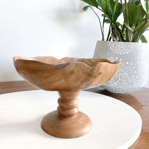 Elegante tazón de madera para servir ensaladas y alimentos, ideal para la cocina, mesa de comedor y uso en restaurantes. - Product Image 1