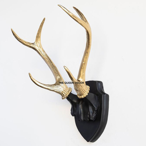 Elegante Arte de Pared de Metal Forjado a Mano con Forma Única y Acabado Negro, Diseño Moderno para Decoración del Hogar - Product Image 4