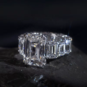 Bague de fiançailles en diamant de laboratoire taille émeraude platine 1 carat avec pierres latérales baguette, plaqué or 18 carats, bijoux unisexes tendance - Product Image 6