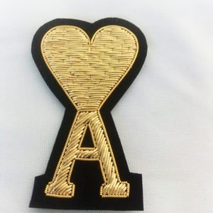 Insignias Personalizadas de Alta Calidad con Diseño de Moda en Tela de Lona, Bordado Hecho a Mano con Hilo de Bullion 3D, Alfabeto Lavable, Mariposa - Product Image 2