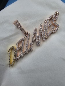 จี้เพชรโมอิสซาไนต์แท้ระดับพรีเมียม ดีไซน์ฮิปฮอป ประดับเงินแท้ 925 สลักชื่อหรือโลโก้ตามสั่ง ของขวัญสุดหรู - Product Image 3