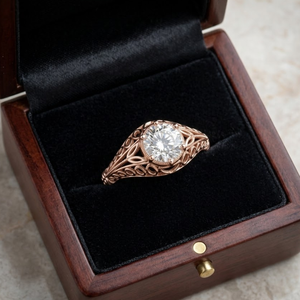 Bague solitaire en diamant rond véritable |   Bague de fiançailles en or 14 carats 0,50 TCW pour femmes |   Cadeau de bijoux fins pour un anniversaire de mariage classique - Product Image 3