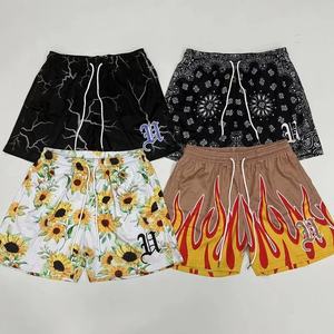 Short de sport tendance pour hommes, avec logo personnalisé, impression par sublimation, double couche de maille élastique, basket-ball décontracté de haute qualité - Product Image 2