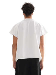 Camiseta Oversize Estilo Muscle Fit, Camiseta sin Mangas Streetwear, Camiseta con Borde sin Rematar, Camiseta Muscle de Moda Urbana, Corte Oversize Unisex - Product Image 2