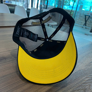 Gorras Trucker de Malla de 5 Paneles con Logotipo Bordado Personalizado, Visera Curva, Logotipo de PVC en Parche, Estilo Deportivo para Exteriores, de Vietnam - Product Image 4