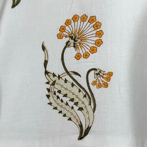 Blusa de Algodón Ecológico con Estampado Floral Hecho a Mano, Cuello en V, Manga 3/4, Volantes Hechos a Mano, Lavable, Resistente a las Arrugas, Cintura Natural - Product Image 4