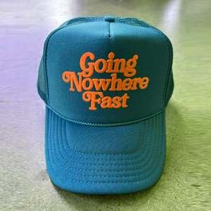 Gorra de malla tipo camionero personalizada para niños, con estampado 3D, deportiva, de 5 paneles, con bordado de tela y logotipo serigrafiado, ideal para viajes. - Product Image 5