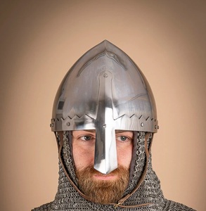 Casco Medieval de Estilo Herencia, Réplica de Armadura Histórica Hecha a Mano para Festivales de Caballeros, Recreaciones Históricas y Uso en Cosplay - Product Image 3