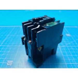 คอนแทคเตอร์แม่เหล็กมิตซูบิชิ S-K11 ใช้แล้วตามสภาพเดิม อะไหล่อุปกรณ์เซมิคอนดักเตอร์ยี่ห้อเลกาซี - Product Image 1