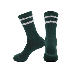 ถุงเท้ากีฬาแบบยูนิเซ็กซ์ ปี 2026 แห้งเร็ว คุณภาพสูง ถักทออย่างดี ถุงเท้าลำลองมีโลโก้ สีดำ น้ำเงิน แดง  สีพื้นทั้งหมด สำหรับผู้ชาย - Product Image 4