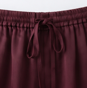 Short ample en satin 100 % soie pour femme – Style streetwear oversize léger, doux et confortable pour la maison - Product Image 3
