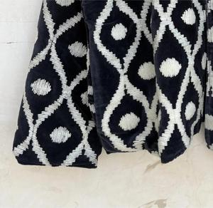 Chaqueta Bohemia de Terciopelo Negro con Bordado Suzani y Patrón Geométrico, Manga Larga, Cuello Alto, Ropa Exterior Bohemia para Mujer, Otoño - Product Image 3