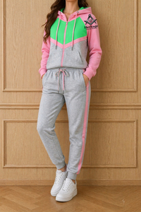 Survêtement d'hiver à capuche brodé pour femmes HMR Alpha Kapa Sorority avec lettres grecques |   Broderie de sororité pour femmes, personnalisée, 100% coton - Product Image 5