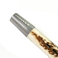Stylo en acier Damas exclusif, instrument d'écriture de luxe pour cadeau et usage professionnel.