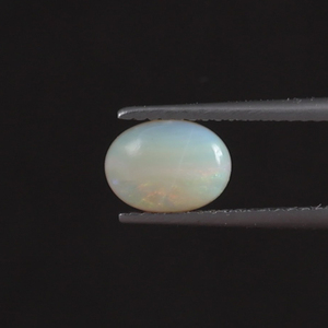 Ópalo Blanco Natural, Gema Suelta de 0.95 Quilates, Corte Ovalado 8x6mm 3mm, Certificado IGI, Encerado/Aceitado, Tallado a Mano, Pulido, Venta al Por Mayor - Product Image 1