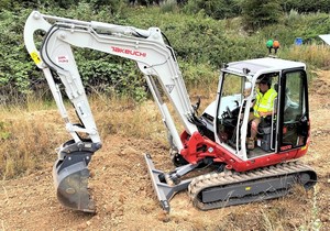 Excavadora Mini de Cadenas Takeuchi TB370 Usada, 3.5T, Alto Momento de Carga, Motor Listo para Operar, Eficiencia de Operación, Bomba Vickers, 2 Años de Garantía - Product Image 3
