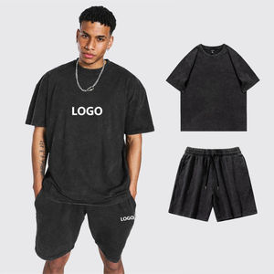 Conjunto de camiseta y pantalones cortos vintage para hombre, dos piezas, camiseta oversize de cuello redondo con pantalones cortos a juego, ropa informal deportiva para estar en casa - Product Image 1