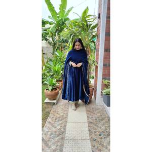 Conjunto de Top-Pent y Dupatta para Fiesta con Lentejuelas y Bordado Dori, Talla XL - Product Image 5