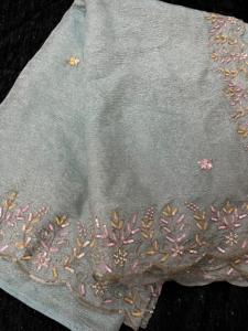 ผ้าซารีไหมเนื้อนุ่มแบบยับพร้อมเสื้อไหมซาติน ชุดพื้นเมืองอินเดียสำหรับงานแต่งงานและโอกาสพิเศษ - Product Image 5