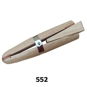 Pince à anneaux en bois avec outils de bijouterie à forme de coin - Product Image 3