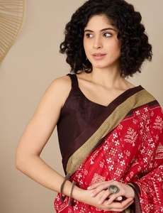 KV Women's Silk Blend <b>Red</b> Printed <b>Saree</b> With Unstitched Blouse - Product Image 3