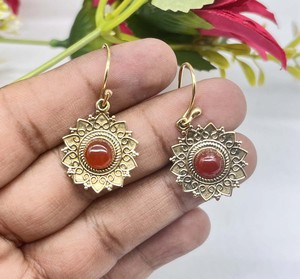 Pendientes de Cornalina al por Mayor, Estilo Vintage, Latón Chapado en Oro, Diseño Floral Colgante, Pendientes de Moda - Product Image 3