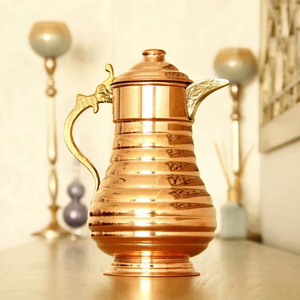 Carafe à eau en cuivre à finition brillante, couleur unie, finition lisse, article de gros personnalisé en usine - Product Image 1