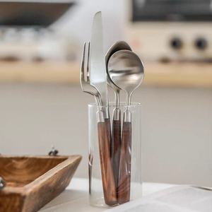 Daystar Trade – Ensemble de couverts modernes en acier inoxydable poli à la main avec manche en bois naturel, cuillère, fourchette, couteau – Fabriqué à Ontario pour la maison - Product Image 2