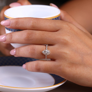 Anillo de Compromiso Unisex con Diamante de Corte Ovalado, Engaste de Lujo con Garras, 0.95 Quilates, Cultivado en Laboratorio, Certificado IGI, Anillo de Boda de Eternidad en Vermeil de 14k - Product Image 6