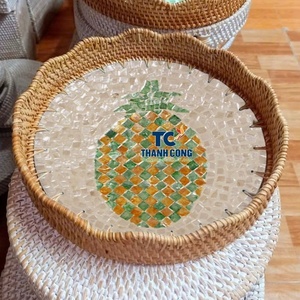 Bandeja de Ratán con Diseño de Lujo, Adornada con Madreperla, Hecha a Mano, Decoración para Comercios de Alta Gama, Bandeja con Incrustaciones de Perlas - Product Image 1