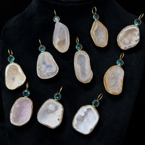 Colgantes de Cristal Geoda Ágata Druzy Genuinos al por Mayor con Cuarzo Azul y Engaste de Bisel Chapado en Oro de 18k para Fabricación de Joyería DIY - Product Image 5