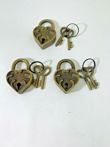 Candado Romántico con Forma de Corazón, de Latón Sólido con Acabado Antiguo y Dos Llaves, Regalo para Enamorados - Product Image 6