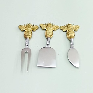 ชุดสเปรดเดอร์ชีสด้ามจับสับปะรดทองเหลืองเคลือบเงาสีทอง - Product Image 4