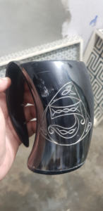 Taza de cuerno impermeable hecha a mano con diseño de animal tallado de primera calidad, con soporte decorativo y combo funcional de vajilla para bebidas - Product Image 4