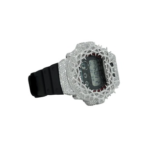 Montres personnalisées en moissanite et diamant, demi-entourées de pierres, avec bracelet en caoutchouc noir et boîtier rond artistique pour la mode - Product Image 2