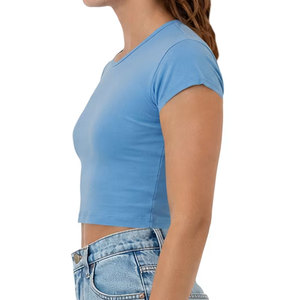 T-shirt court vert foncé pour femme, modèle vierge, manches courtes, col rond en coton, coupe ajustée, personnalisable avec impression graphique - Product Image 5