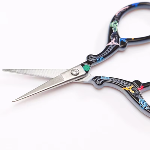 Ciseaux à motifs personnalisés, couleurs vintage sur mesure, en acier inoxydable, ciseaux classiques, vente en gros, ciseaux à broder en vrac - Product Image 3