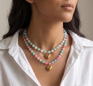 Collier de perles multi-pierres naturelles avec pendentif cœur plaqué or 18 carats, délicat collier ras-du-cou en pierres précieuses arc-en-ciel, bijoux en gros pour femmes - Product Image 3